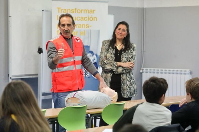 El Ayuntamiento lleva los primeros auxilios a los escolares de la ciudad