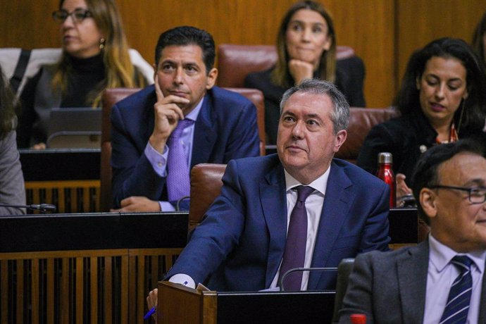 El secretario general del PSOE-A, Juan Espadas, en una foto de archivo en el Parlamento andaluz.