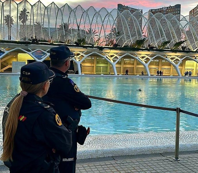 Policía de la Generalitat en la Ciudad de las Artes y las Ciencias