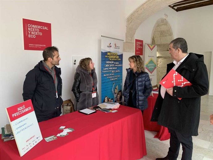 Foto de la inauguración de la II Feria de Empleo celebrada el 21 de noviembre en El Burgo de Osma.