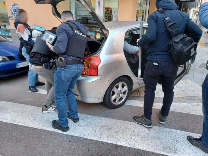 Agentes de la Policía Nacional que han participado en el operativo.