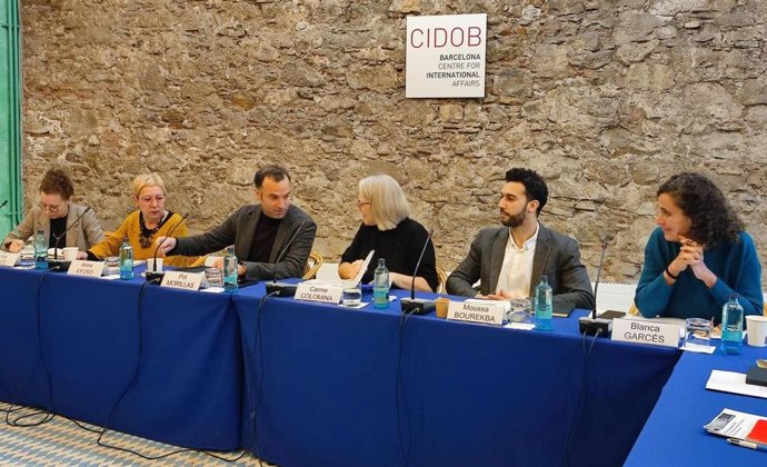 El director del Cidob, Pol Morillas y los investigadores del Cidob Carme Colomina, Inés Arco, Anna Ayuso, Moussa Bourekba y Blanca Garcés.