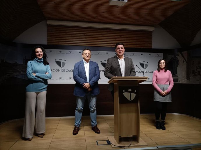 El diputado de Formación de la Diputación de Cáceres, Javier Prieto, en la presentación del Plan de Formación