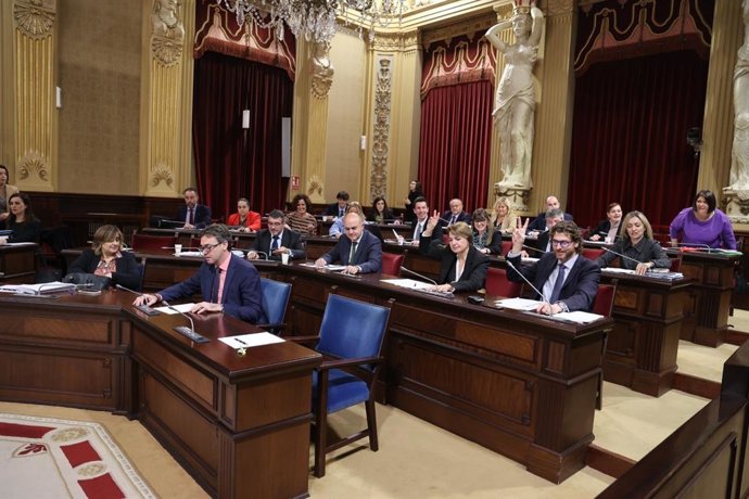 La bancada popular en el pleno del Parlament de este martes para aprobar los presupuestos generales de Baleares para 2024.