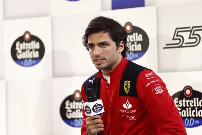 El piloto español de Fórmula 1 Carlos Sainz (Ferrari), en un evento de Estrella Galicia 0,0.