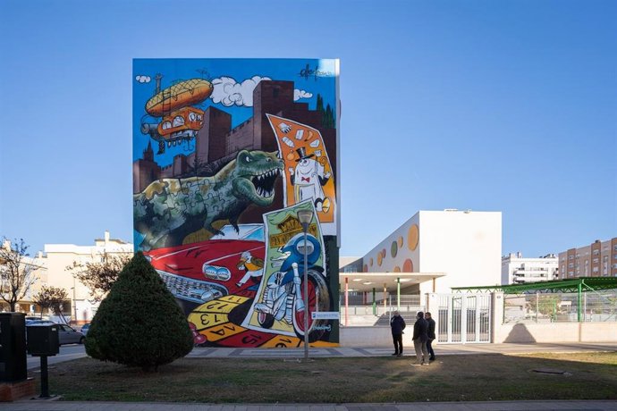 Inaugurado el mural en fachada de CEIP Almudena Grandes en homenaje al ilustrador e historietista Isidre Monés