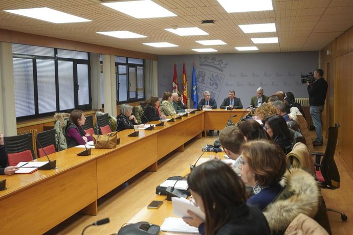 Gago preside la Comisión Formación para Empleo de las Administraciones Públicas Descargar imagen.