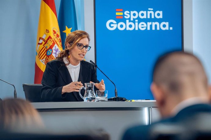 La ministra de Sanidad, Mónica García, durante la rueda de prensa posterior a la reunión del Consejo de Ministros.