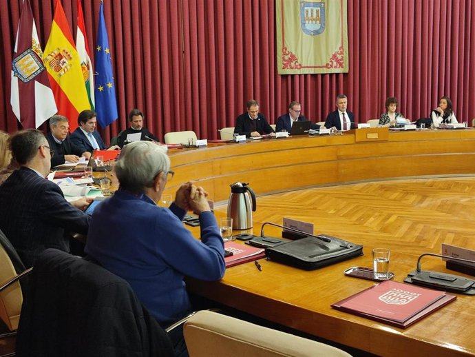 El alcalde de Logroño ha presentado el Proyecto de presupuestos para 2024 al Consejo Social de la Ciudad de Logroño