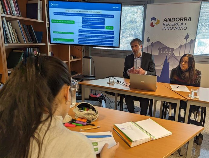 Joan Micó y Pepita Batalla durante la presentación del estudio.