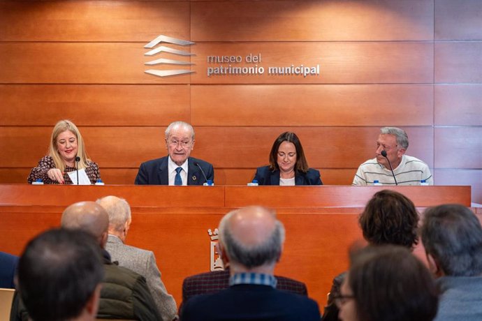 Acto de entrega del VIII Premio de Aforismos a Manuel Amorós