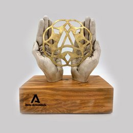 Archivo - Imagen del galardón del Premio de Artesanía. (Foto de archivo).