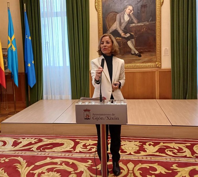 Ángeles Fernández-Ahúja, concejala de Servicios Sociales, Vivienda y Educación en el Ayuntamiento de Gijón. 