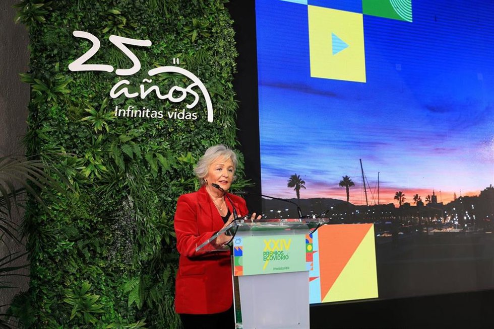 La concejala delegada de Servicios Operativos, Playas y Fiestas, Teresa Porras, en el acto de entrega de los Premios Ecovidrio.