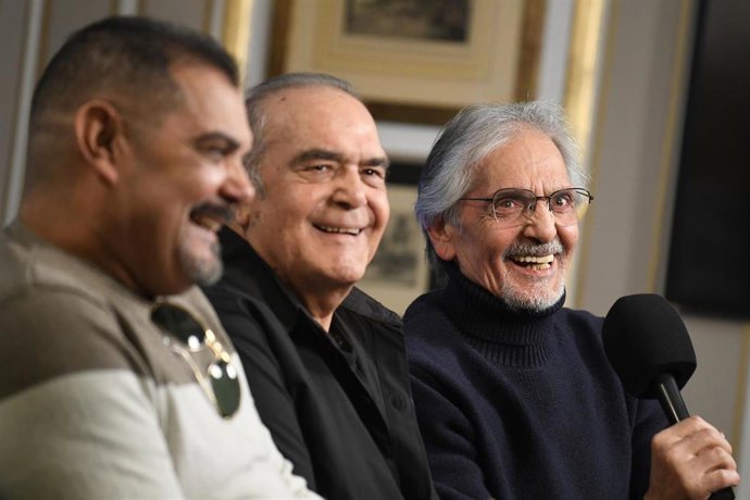 El grupo musical Los Chichos durante una entrevista para Europa Press, en el Hotel Wellington