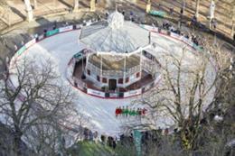 Archivo - Pista de hielo en el Parque de la Florida