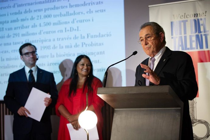 Archivo - El presidente de honor y consejero dominical de Grífols, Víctor Grífols, en la Nit del Talent este miércoles