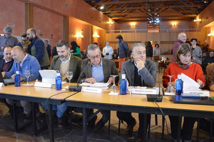 El alcalde de Almonte, Francisco Bella, en el Consejo de Participación de Doñana.