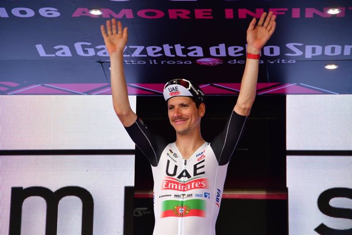 Archivo - El ciclista portugués Joao Almeida durante el Giro de Italia 2023