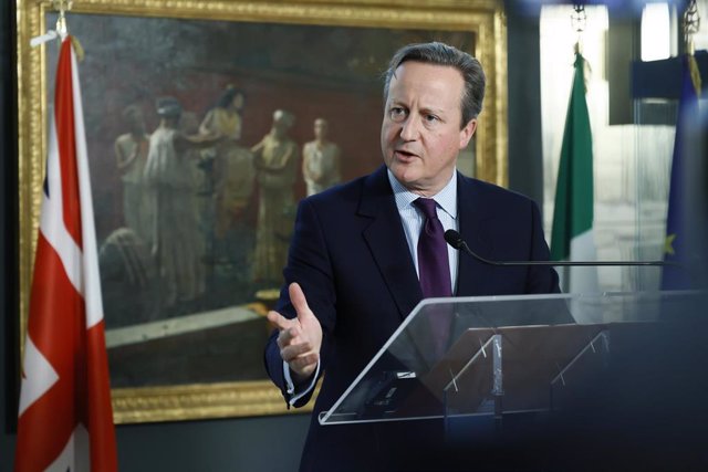 El ministro de Exteriores británico, David Cameron