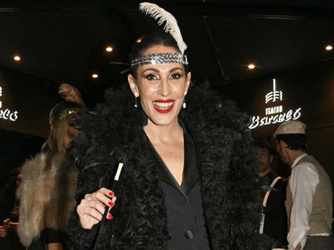 Malú asiste a la fiesta de cumpleaños ambientada en el musical Moulin Rouge que se celebra en el Teatro Barceló para celebrar los 55 años del cantante Alejandro Sanz