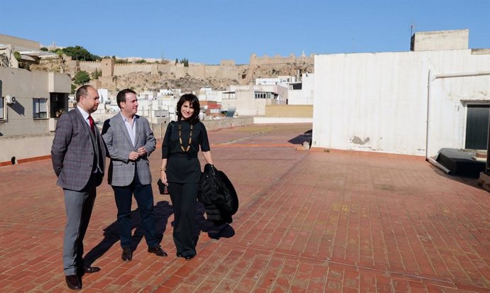 Terraza del espacio del Hospital Provincial que se cedería a la UAL para su sede en el centro de Almería.