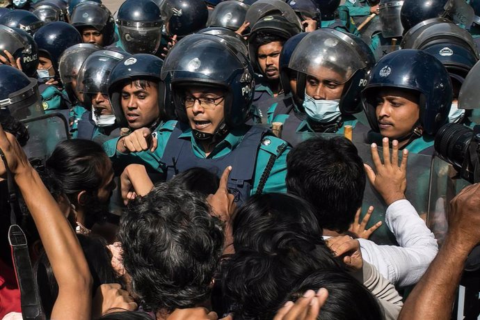 Archivo - Imagen de archivo de protestas en Bangladesh.