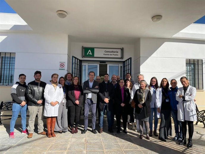 El Área Sanitaria Norte de Málaga-Antequera valora la ampliación del consultorio local de Fuente de Piedra