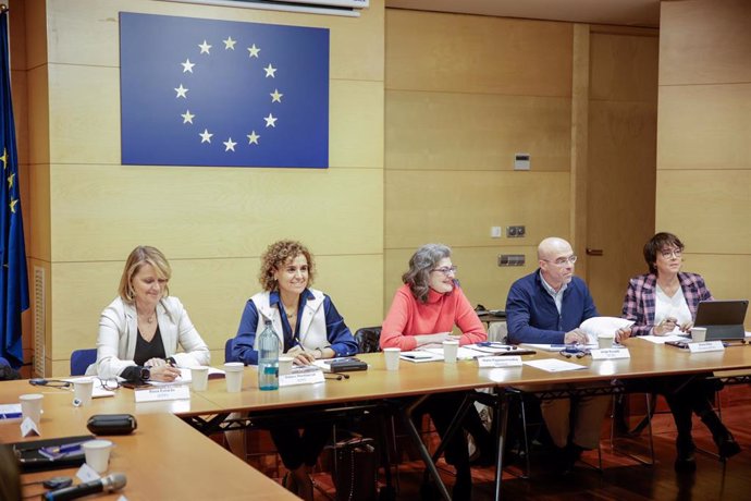 (I-D) La secretaria general de la Delegación española del PPE, Rosa Estarás; la líder del PP en el Parlamento Europeo, Dolors Montserrat; la diputada al Parlamento Europeo, Maite Pagazaurtundúa; el vicepresidente de Acción Política y eurodiputado de VOX