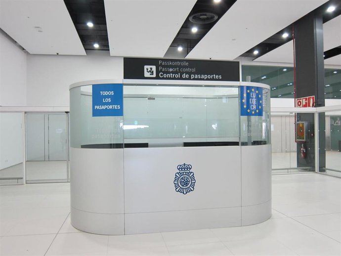 Archivo - Aeropuerto de Corvera. Terminal de pasajeros. Aeropuerto Internacional de la Región de Murcia. Avión. Turismo. Torre de control