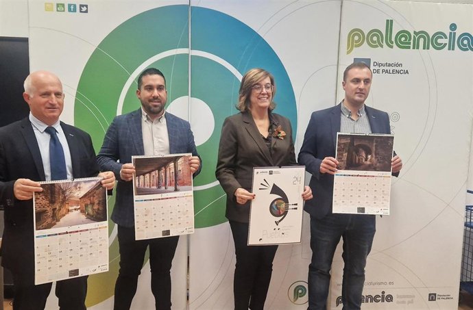 Un total de 12.000 calendarios con calles y plazas de la provincia de Palencia premiadas en el Certamen de Fotografía .