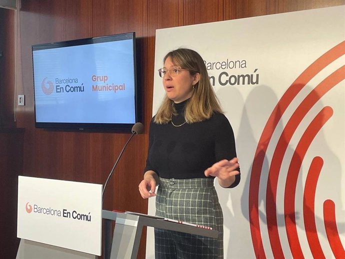La portavoz de BComú, Janet Sanz, en rueda de prensa.