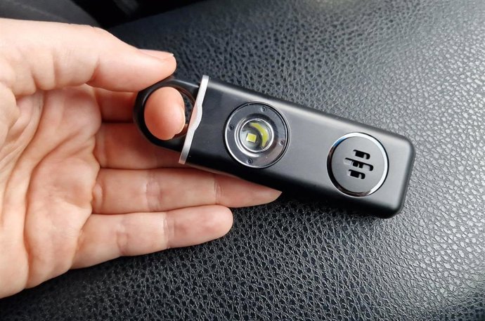 [Medios.Regionales.Csalud] Np+Foto: Andalucía Pilota El Uso De Alarmas Individuales Como Medida De Prevención Frente A Agresiones