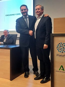 Imagen del relevo en el cargo que deja Ezequiel Navarro y asume Antonio Gómez-Guillamón