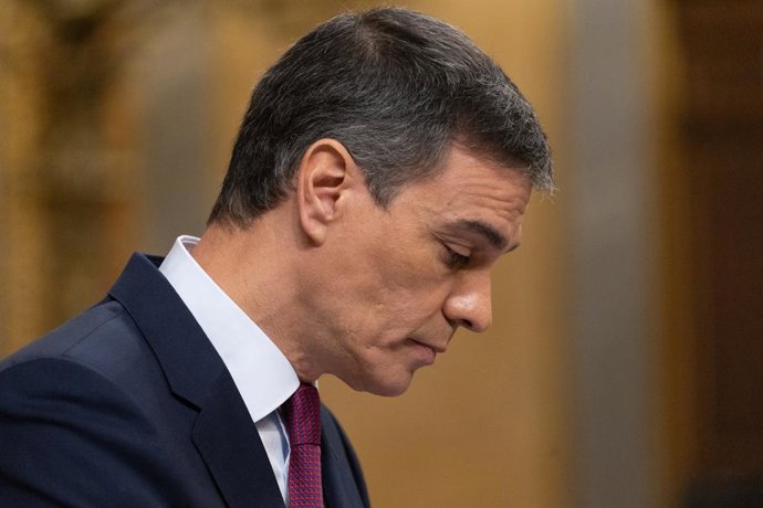 El presidente del Gobierno, Pedro Sánchez, interviene durante un pleno en el Congreso de los Diputados, a 20 de diciembre de 2023, en Madrid (España). Este es el último pleno de Nadia Calviño antes de abandonar el cargo para presidir el Banco Europeo de