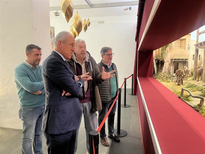 Ayuntamiento De Tomares: Nota De Prensa Y Dos Fotos (Tomares Acoge Un Impresionante Belén Artístico Del Maestro Silvio Torilo Dedicado A San Francisco De Asís, Creador Del Primer Belén En 1223)