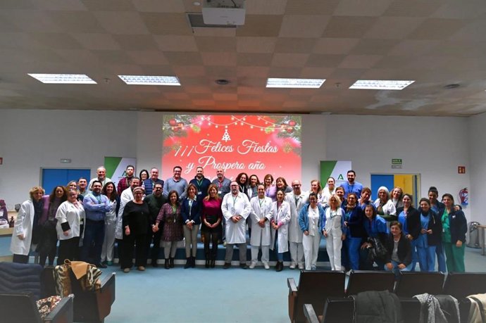 El Hospital Clínico ha celebrado un acto al que han asistido profesionales de todas las áreas y servicios en el marco del tradicional concurso de espacios navideños.