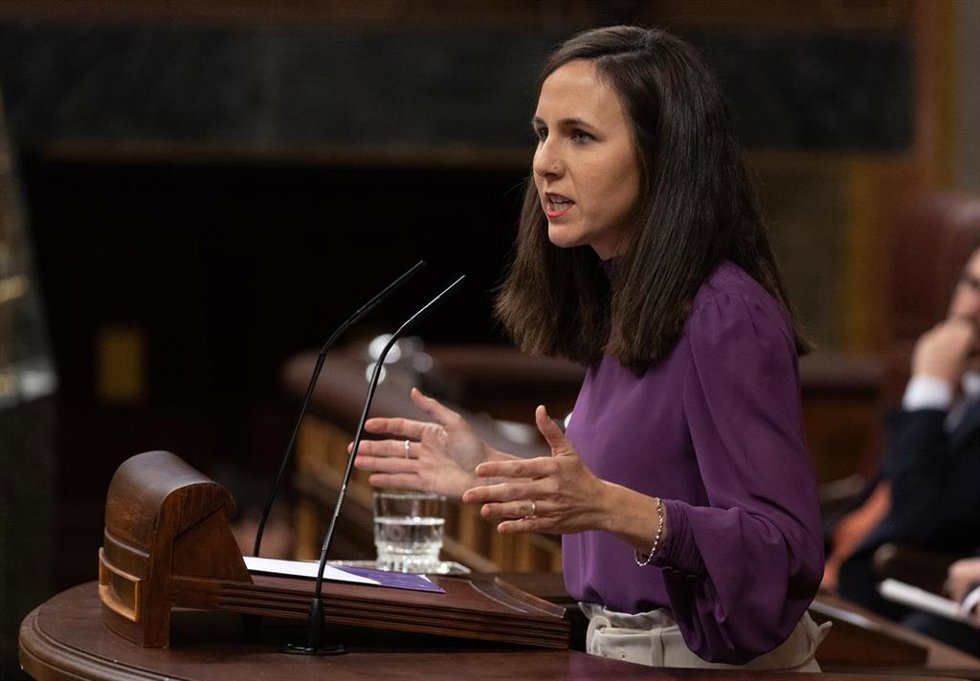 La secretaria general de Podemos, Ione Belarra, interviniendo en el Pleno del Congreso