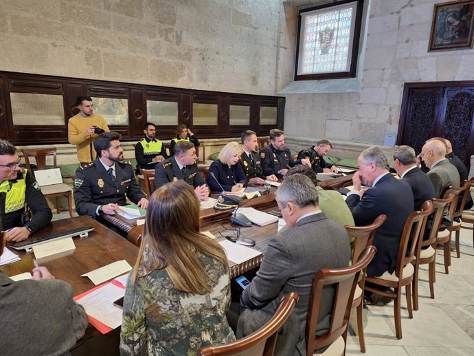 Junta local de seguridad en el Ayuntamiento de Sevilla