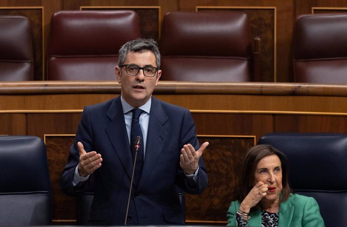 El ministro de la Presidencia, Relaciones con las Cortes y Justicia, Félix Bolaños, interviene durante una sesión de control al Gobierno, en el Congreso de los Diputados.