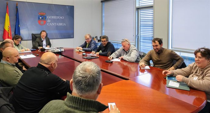 El consejero de Desarrollo Rural, Ganadería, Pesca y Alimentación, Pablo Palencia, se reúne Federación de Asociaciones de Ganado Vacuno de Razas Cárnicas.