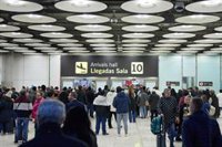 Las aerolíneas que operan en Barajas programan 17.097 durante las fiestas navideñas, un 8,3% más