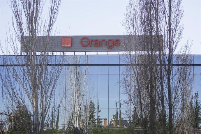 Archivo - Sede de la empresa Orange en el Parque Empresarial La Finca de Pozuelo de Alarcón, en Madrid.