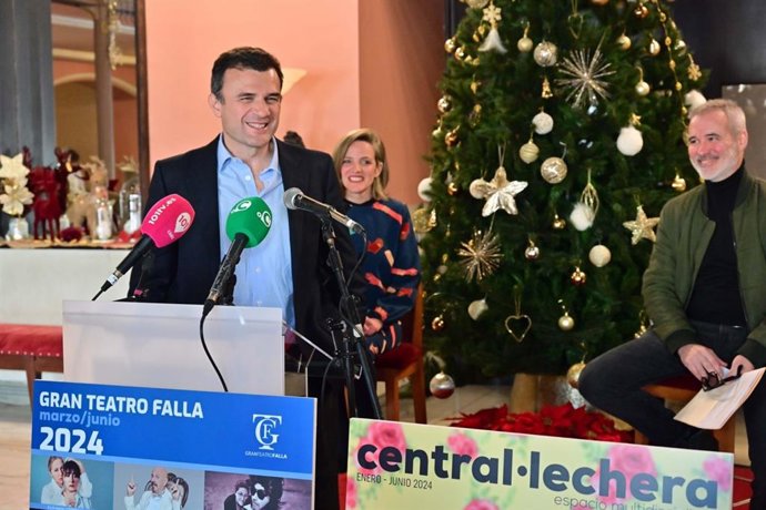 El alcalde de Cádiz, Bruno García, presenta la programación cultural en los teatros de la ciudad