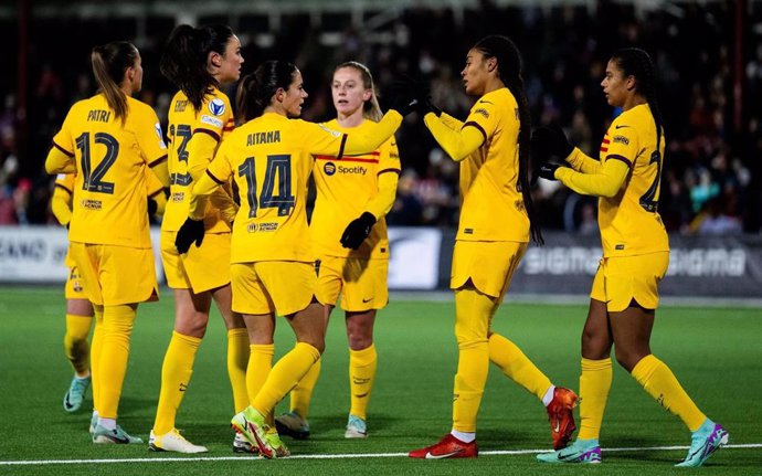 El Barça Femení celebra un gol en la victoria sobre el Rosengard en la Liga de Campeones Femenina 2023/24