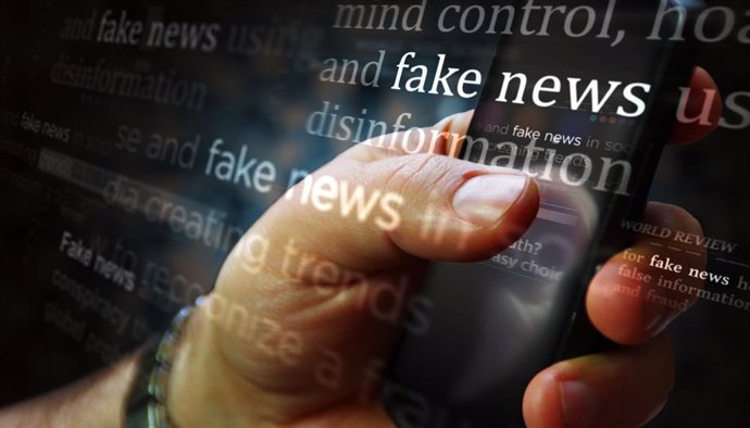 Archivo - Social media, fake news.