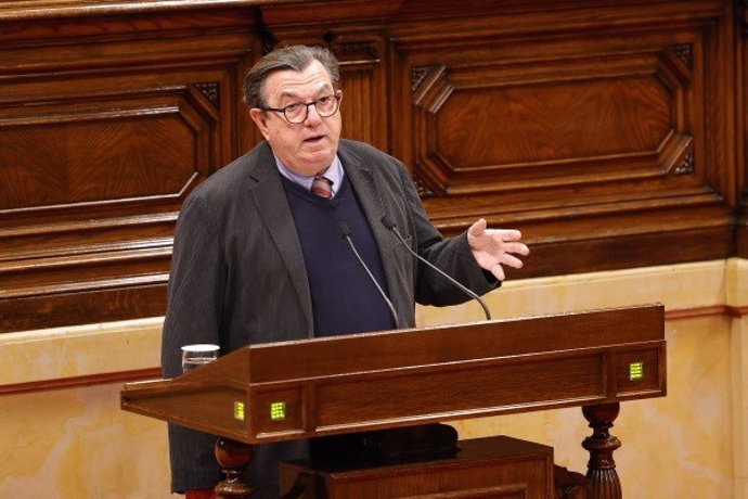 El Síndic Major de Comptes, Miquel Salazar, en el pleno del Parlament