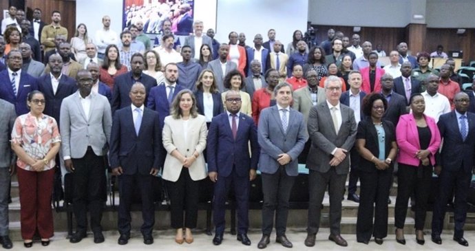 La UHU participa en una conferencia internacional sobre Agenda 2030 y los ODS en Mozambique.