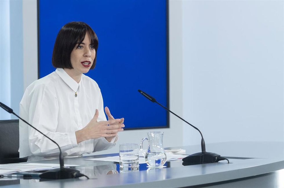 La ministra de Ciencia, Innovación y Universidades, Diana Morant, durante una rueda de prensa posterior a la reunión del Consejo de Ministros, en el Palacio de la Moncloa, a 12 de diciembre de 2023, en Madrid (España).
