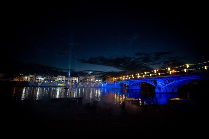 Imágenes del espectáculo "Navigalia, la magia estáenelrío"